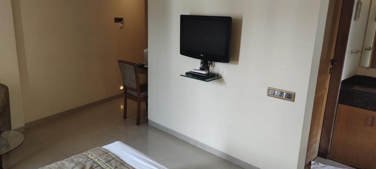 Hotel Deccan Royaale, Shivajinagar Pune Exterior photo