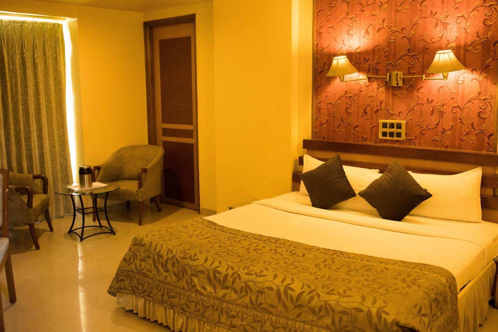 Hotel Deccan Royaale, Shivajinagar Pune Exterior photo