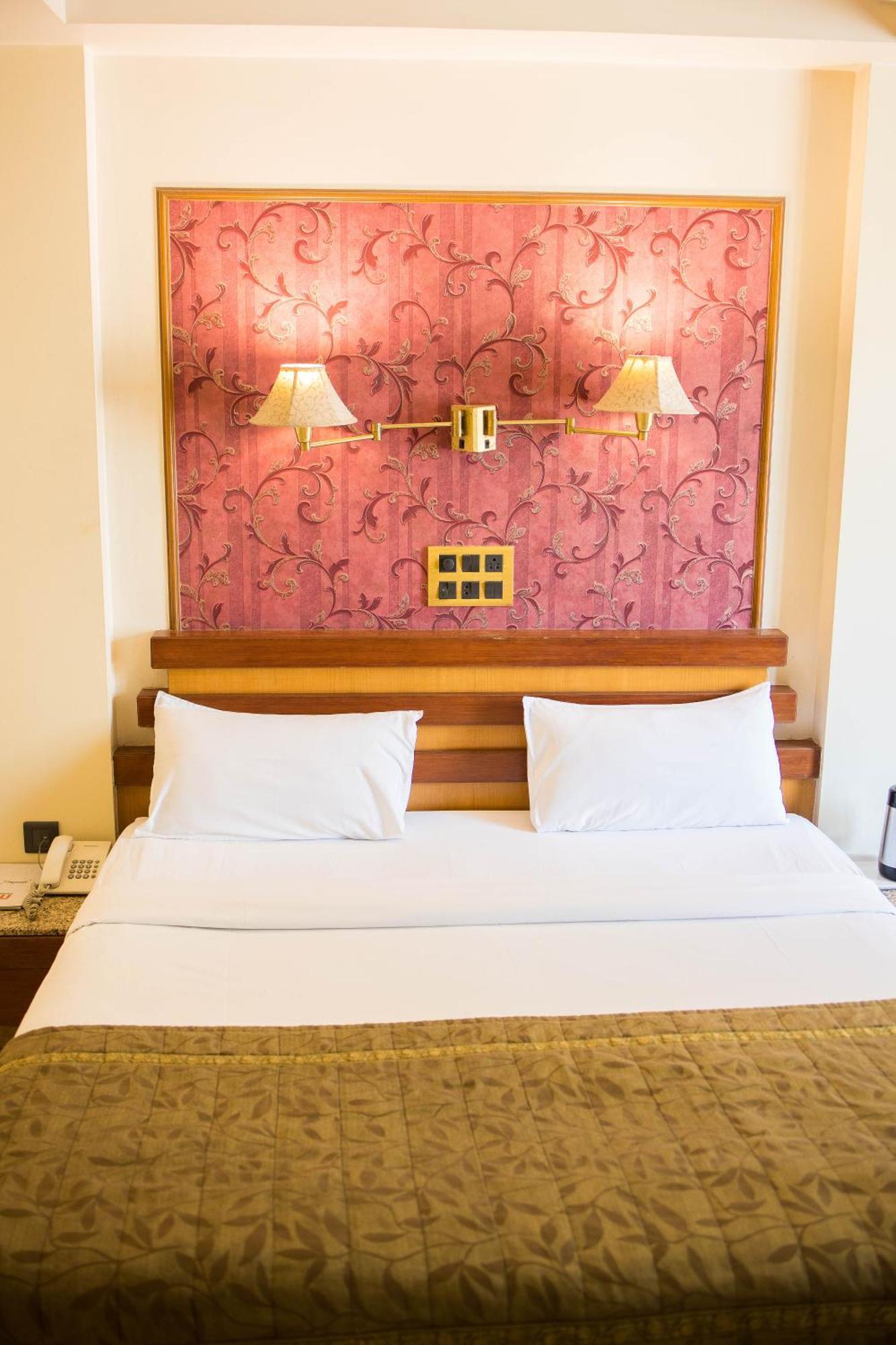 Hotel Deccan Royaale, Shivajinagar Pune Exterior photo