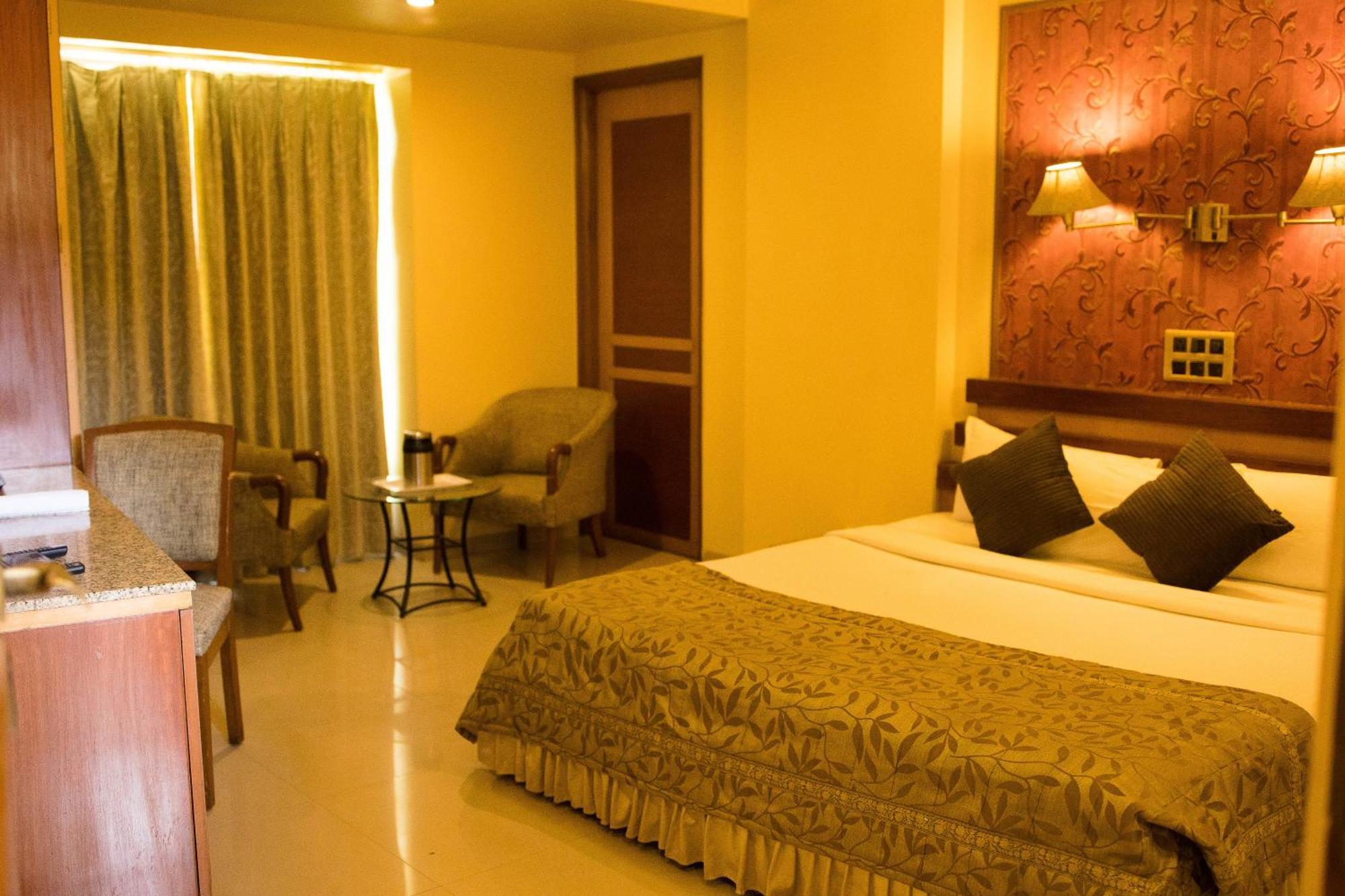 Hotel Deccan Royaale, Shivajinagar Pune Exterior photo