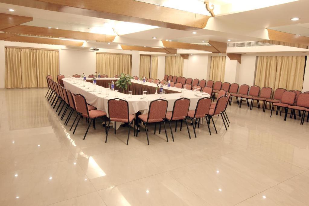 Hotel Deccan Royaale, Shivajinagar Pune Exterior photo